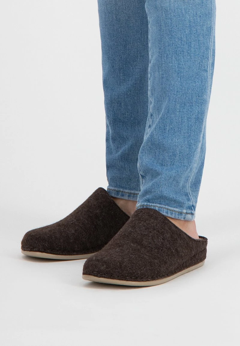 AT HOME - Hausschuh - Brown