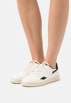 MODELO 89 VEGAN - Sneaker Low - Black