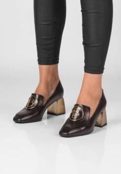 High Heel Pumps - Black