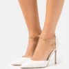 Pumps - White Pearl